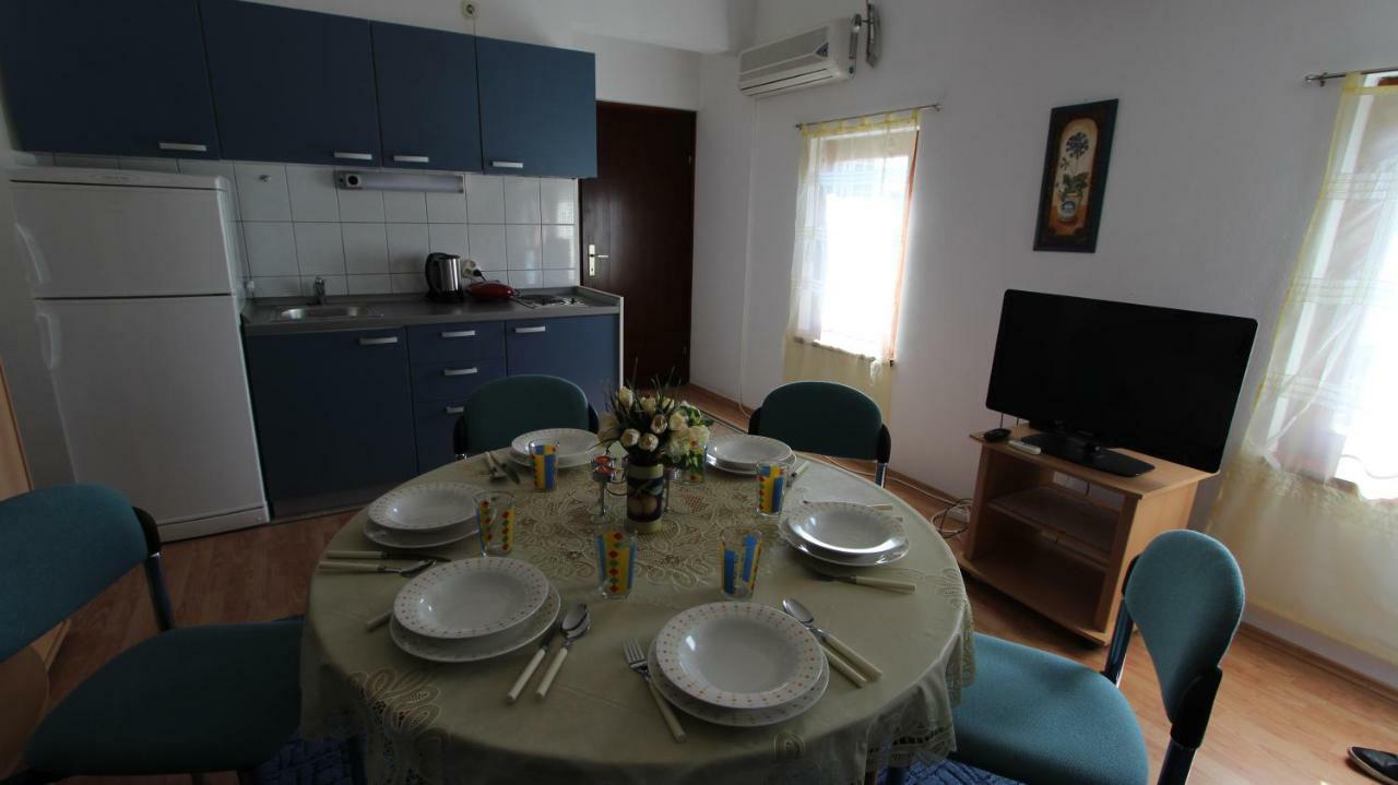 Holiday House Matko Gabonjin Luaran gambar